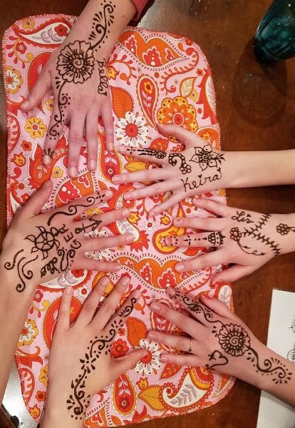 Henna tattoo party