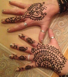 double hand henna tattoo